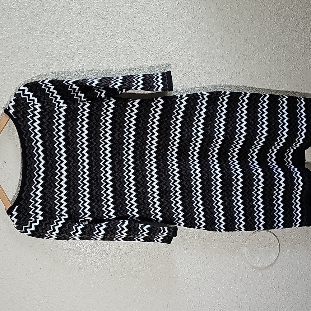 Calvin Klein Knitted Dress. - Picture 6 of 8